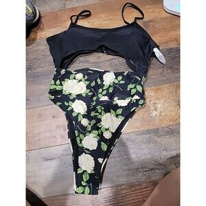 New Medium Floral one piece Swimsuit Scrunch Bottom
